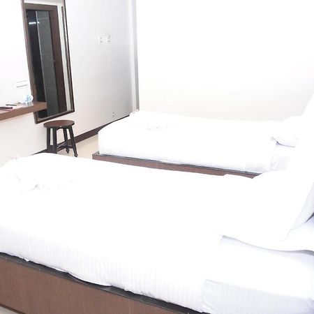 Hotel Surya Rājahmundry エクステリア 写真