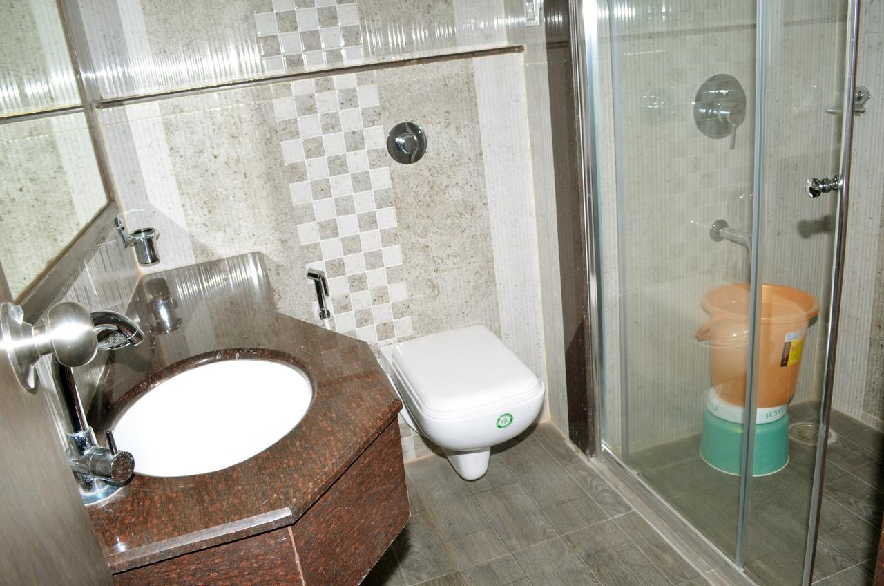 Hotel Surya Rājahmundry エクステリア 写真