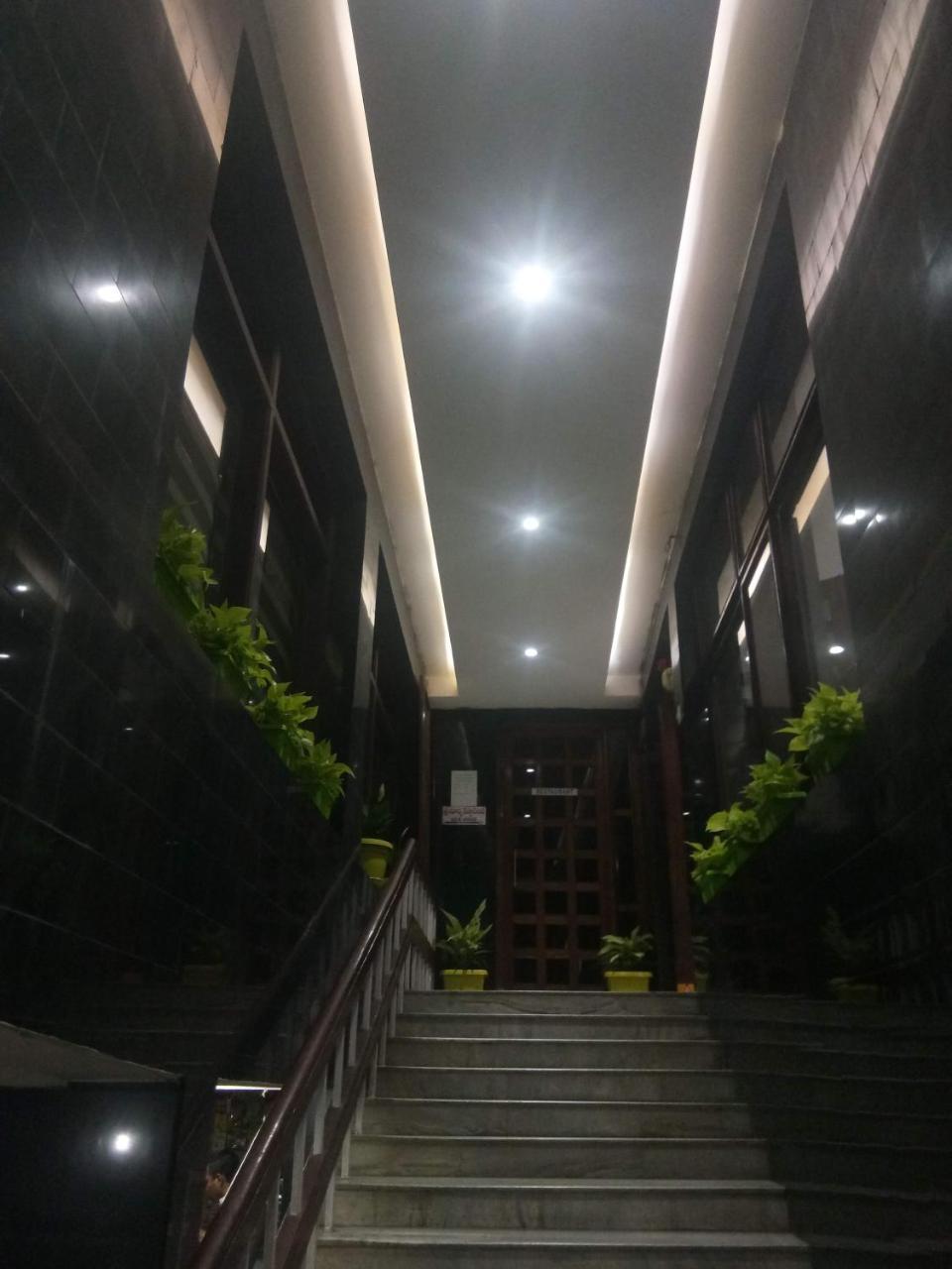 Hotel Surya Rājahmundry エクステリア 写真